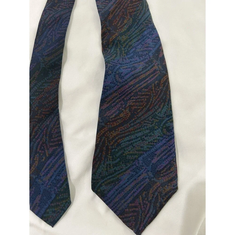 David Lawrence 100% tie